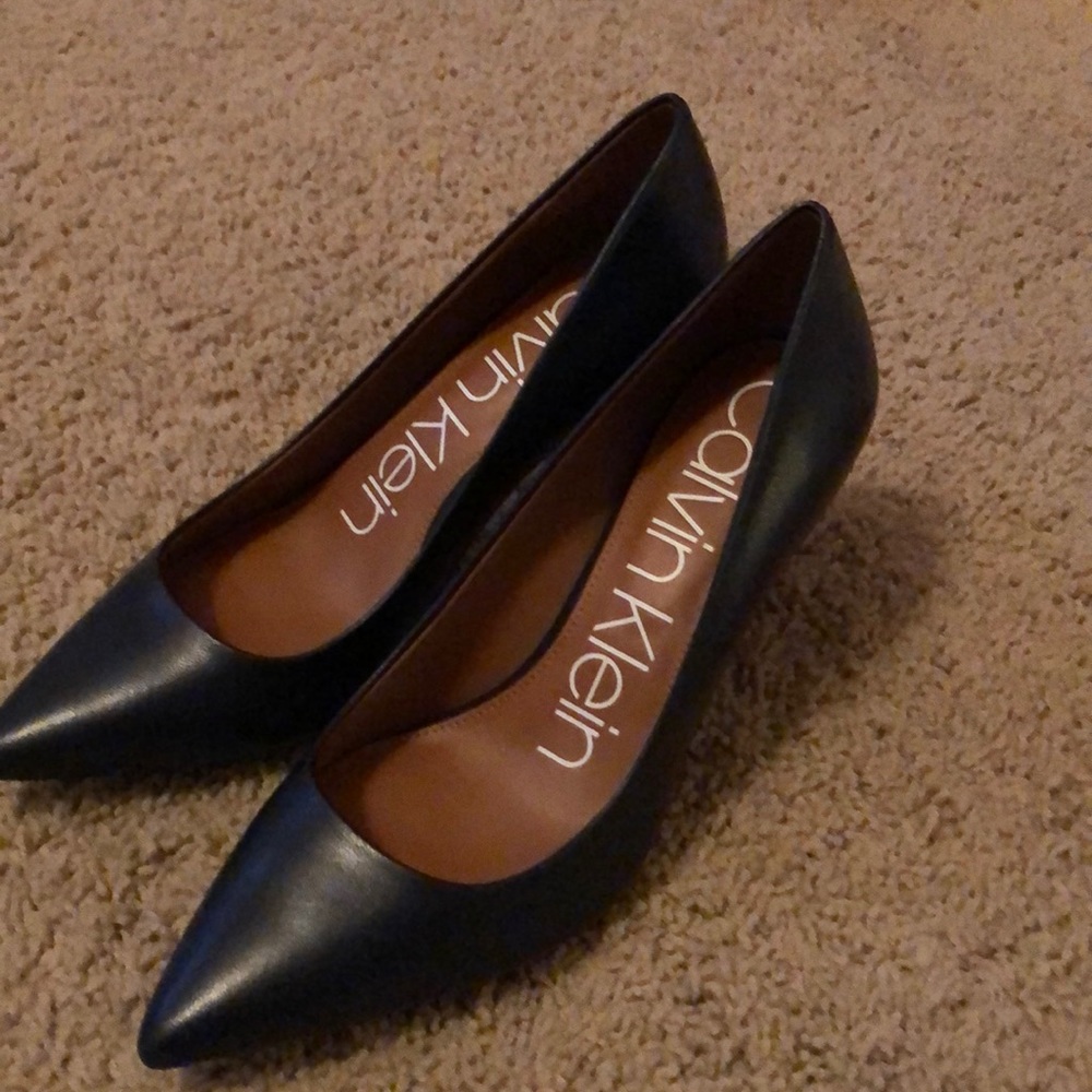Size 7 calvin klein pumps